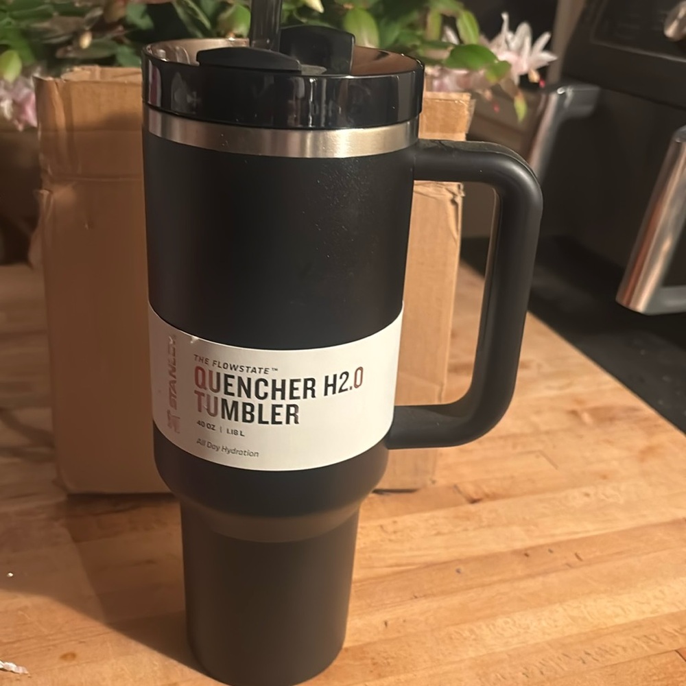 Stanley 40oz tumbler Black 2.0